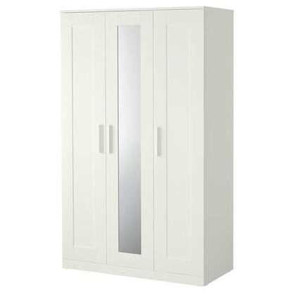 Wardrobe with 3 doors